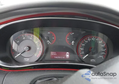 2015 Dodge Dart Sxt z USA, uszkodzony, nr VIN 1C3CDFBB8FD237635